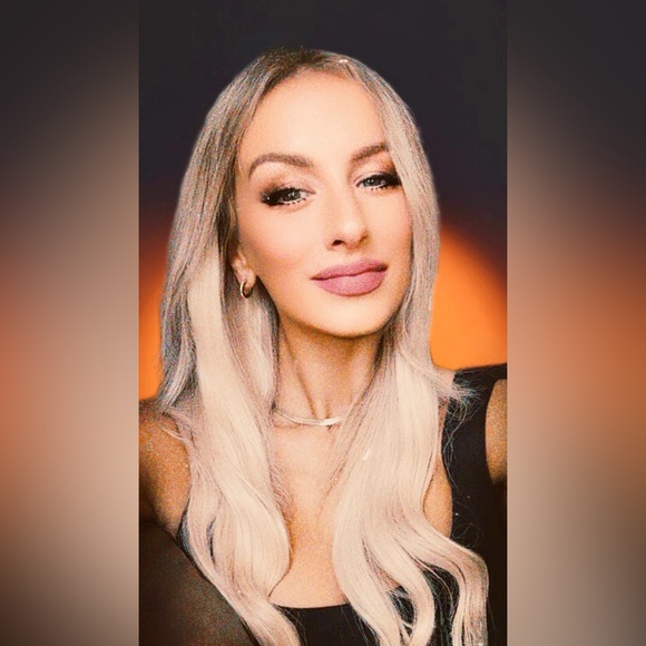 Meet your Posher, Cait - Picture 1 of 1